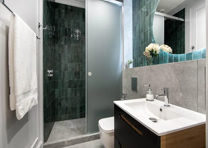 Stunning 2bed With Terrace And Parking Appartamento Varsavia