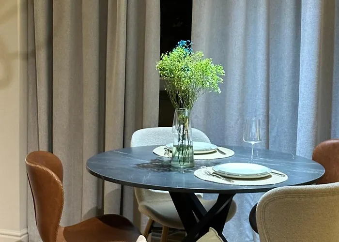 Stunning 2bed With Terrace And Parking Apartmán Varšava