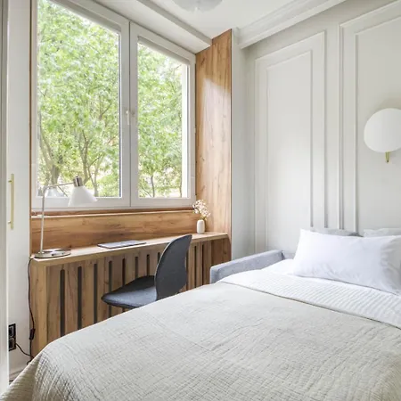 Stunning 2bed With Terrace And Parking Warszawa